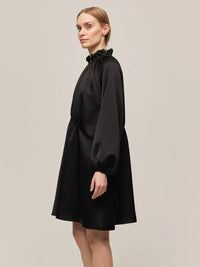 Gauhar Helsinki Adira Mekko Musta