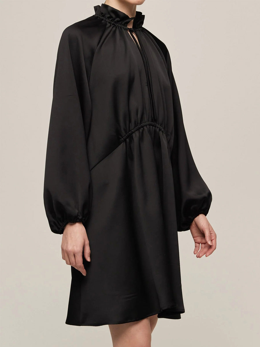 Gauhar Helsinki Adira Mekko Musta