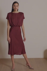 Joseph Ribkoff Satiininen Juhlamekko Viininpunainen