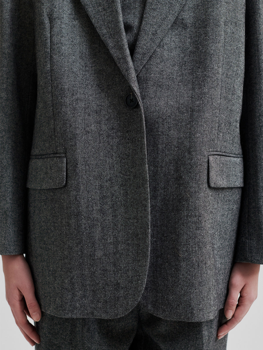 Second Female Waleria Bleiseri Harmaa