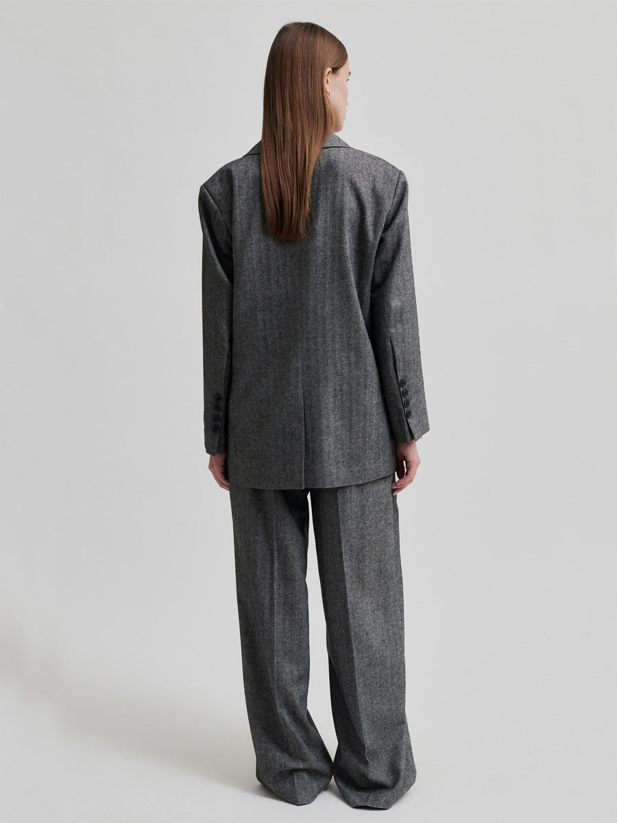 Second Female Waleria Bleiseri Harmaa