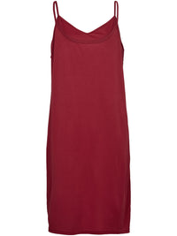 A-VIEW Slip dress Alusmekko Viininpunainen