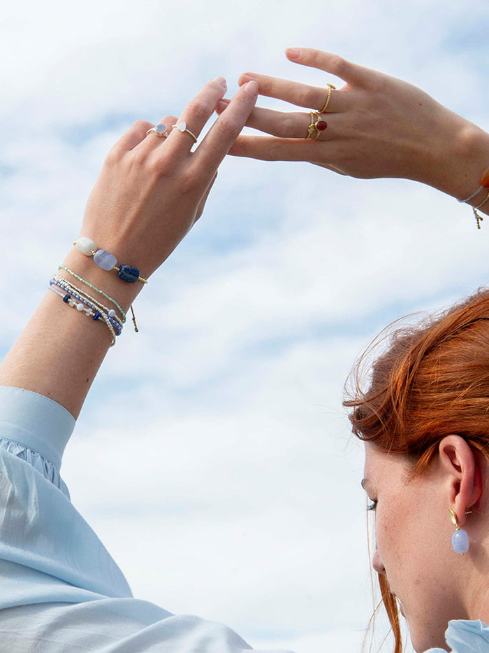 A Beautiful Story Desirable Kuukivi Sininen Pitsiakaatti Lapis Lazuli Rannekoru Kulta