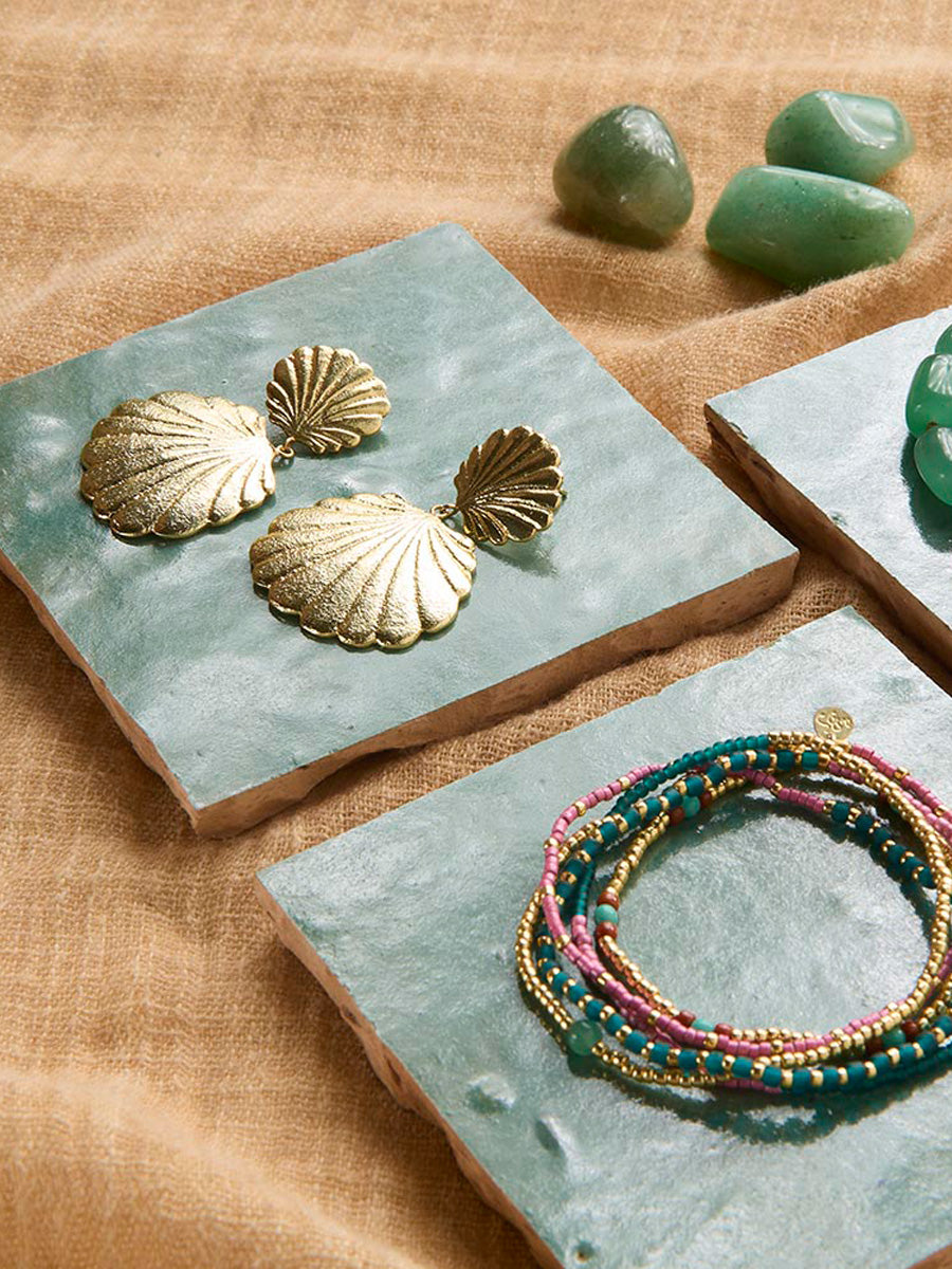 A Beautiful Story Dune Simpukkakorvakorut Kulta