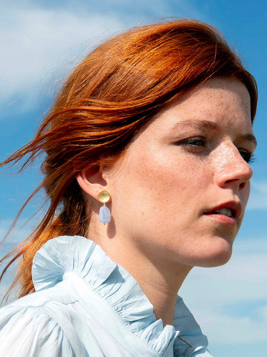 A Beautiful Story Ease Sininen Pitsiakaatti Korvakorut Kulta