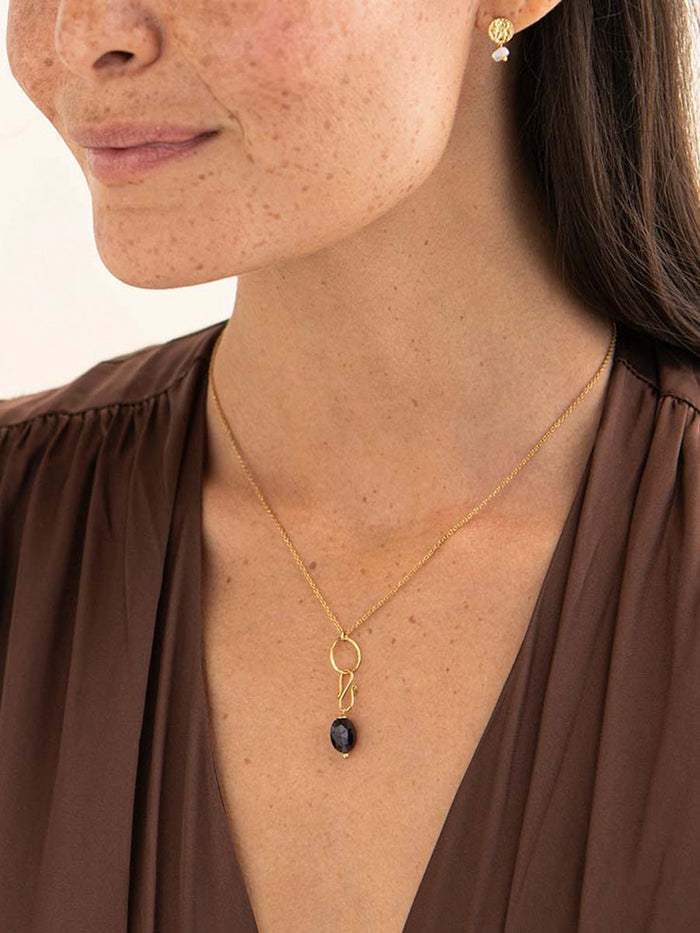 A Beautiful Story Faceted gemstone Black Onyx