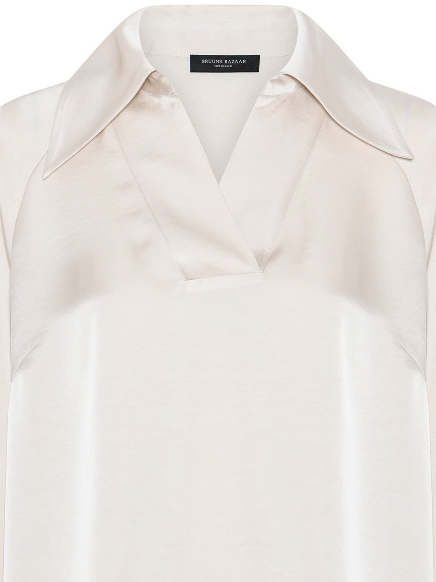 Bruuns Bazaar BeckiaBBKassindra Satiinipusero Kerma/Luonnonvalkoinen