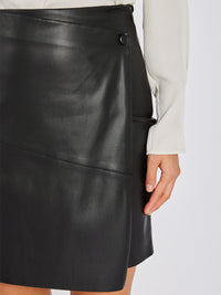 Bruuns Bazaar VeganiBBVistina Tekonahkahame Musta