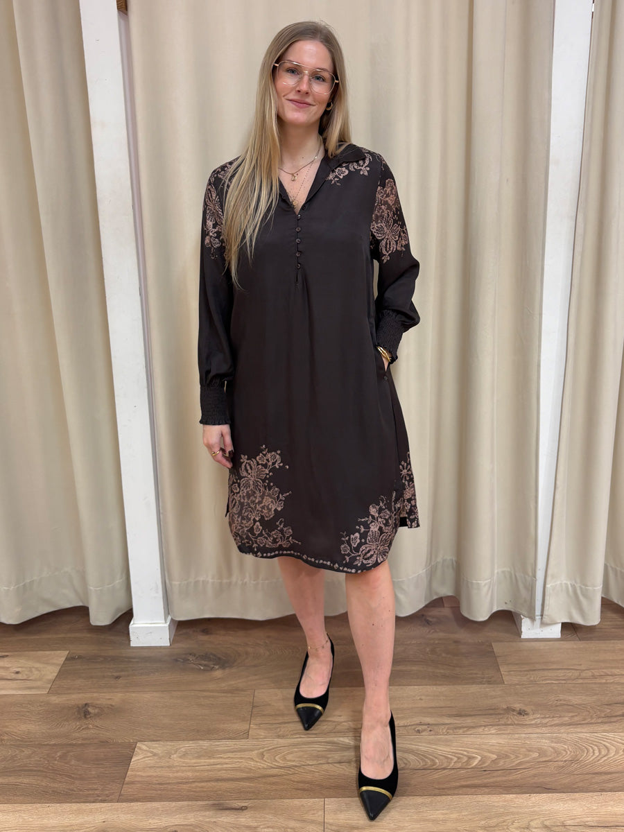 MADONNA knee-length dress
