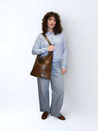 HVISK Emmett Glossy Structure Olkalaukku Ruskea