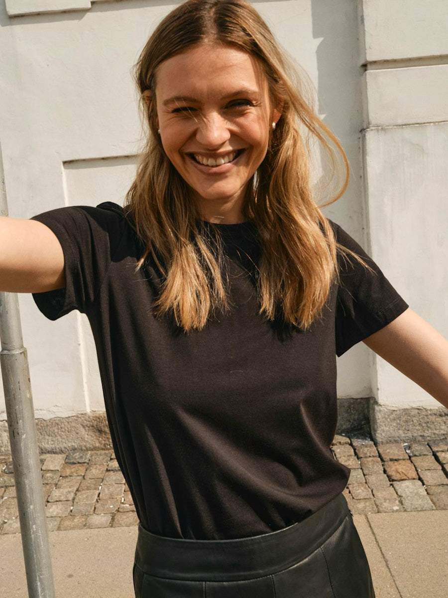 Mos Mosh Dala T-Paita Musta