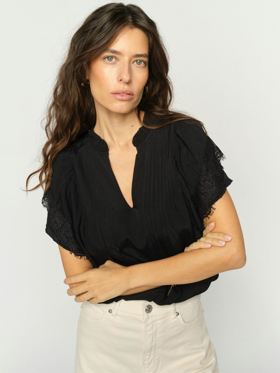 Mos Mosh Wea Flowish Pusero Musta