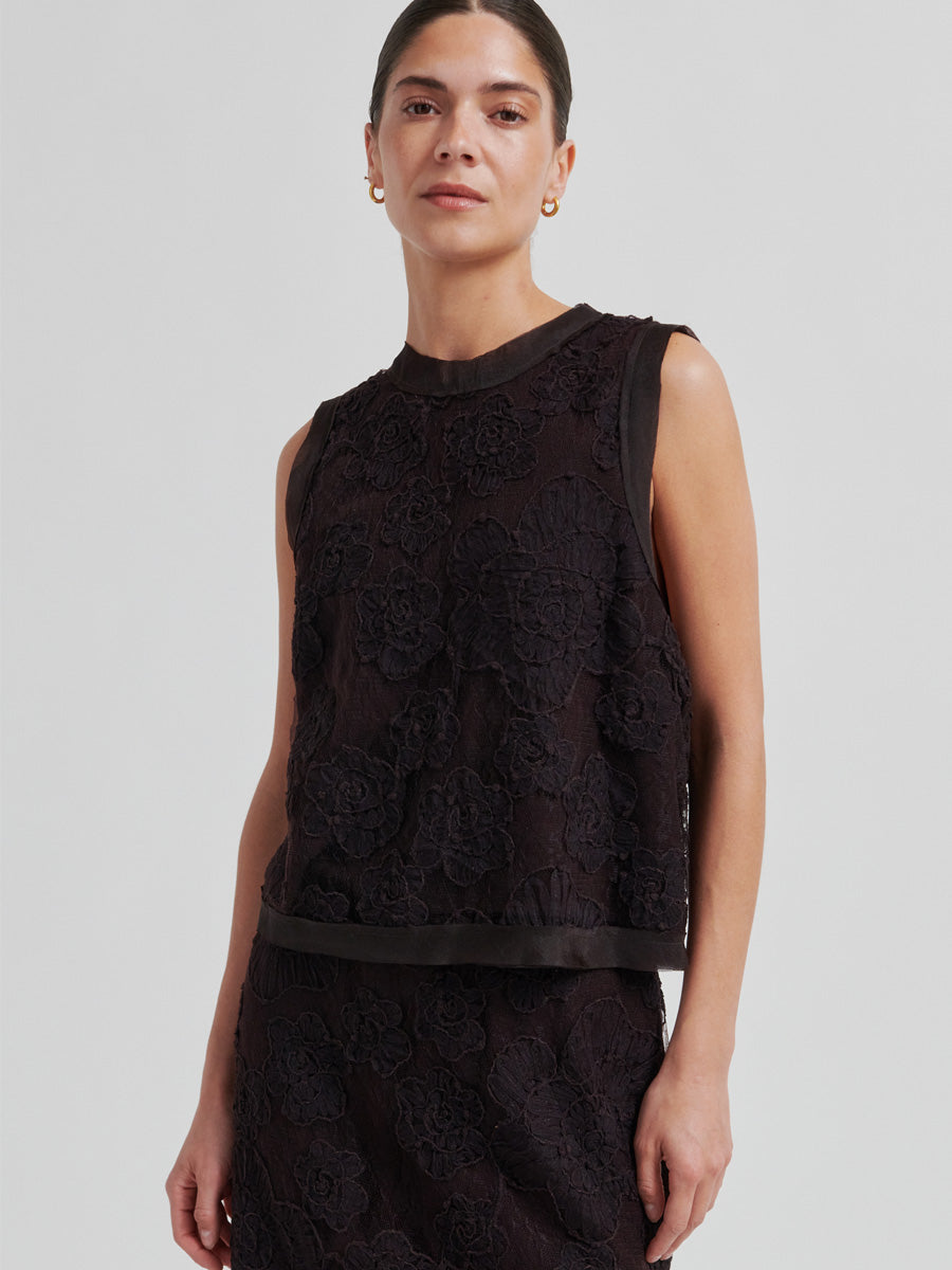 Second Female Daysee Toppi Ruskea