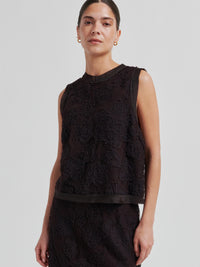 Second Female Daysee Toppi Ruskea