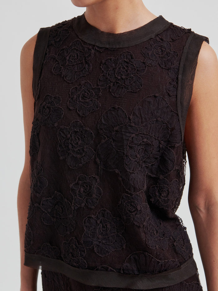 Second Female Daysee Toppi Ruskea