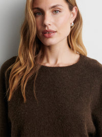 Second Female Gabby Neule Ruskea
