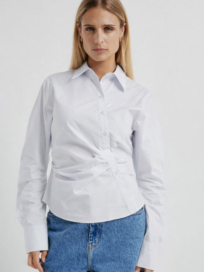 Second Female Hill Paita Valkoinen