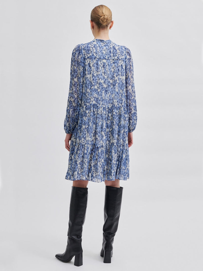 Second Female Manner Dress Grapemist