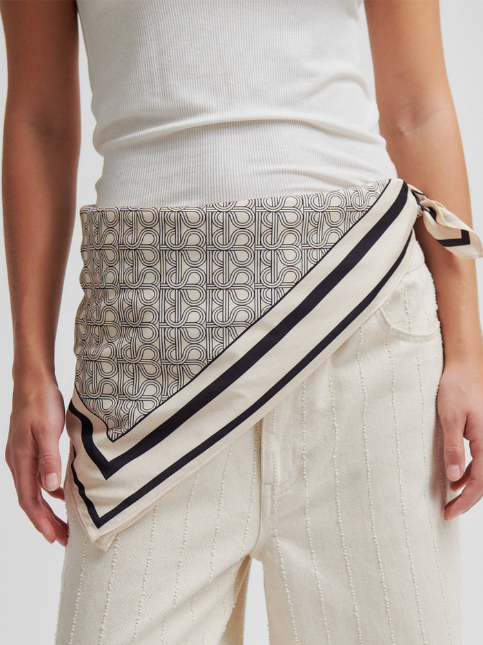 Second Female Monogram Huivi Musta Valkoinen