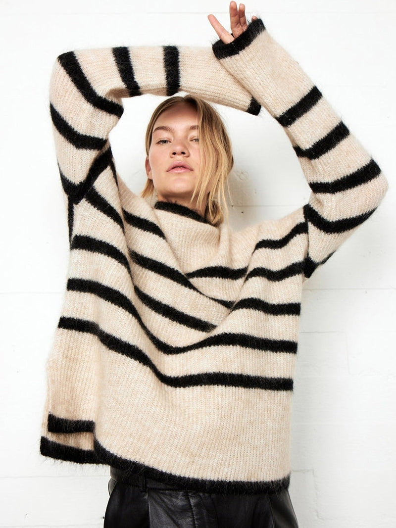 Ovalis Knit T-Neck Neuleet
