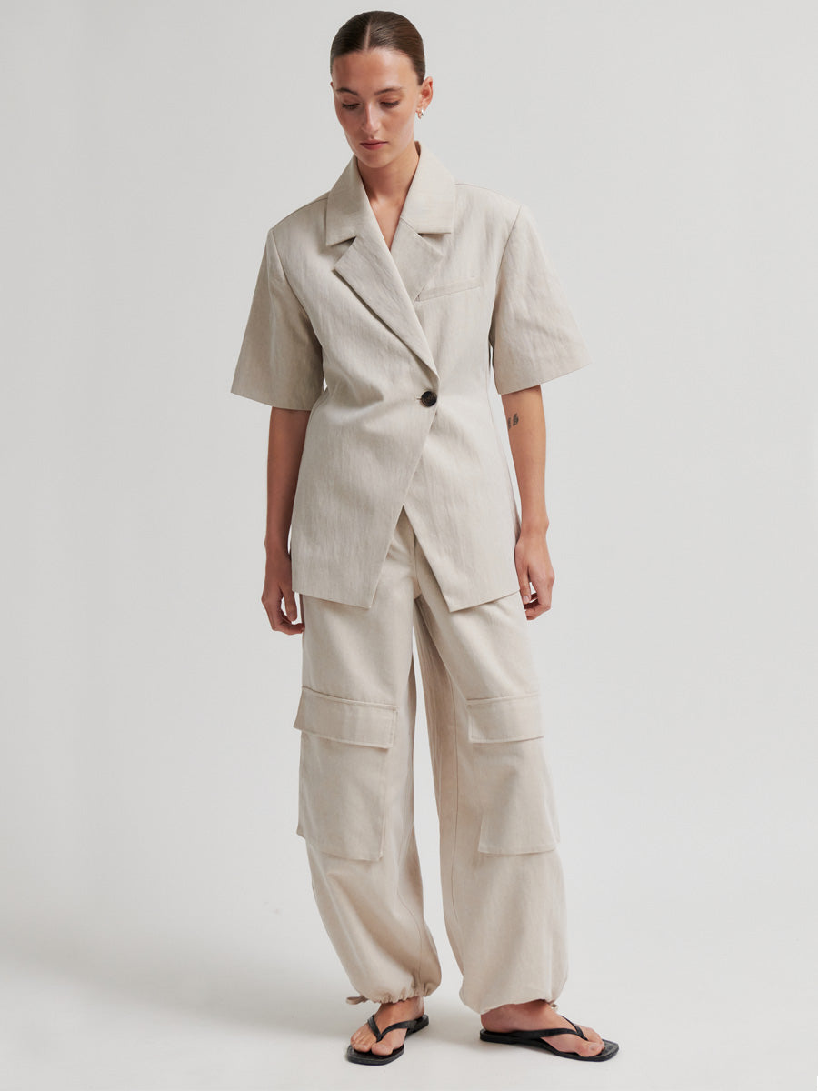 Second Female Santon Bleiseri Beige