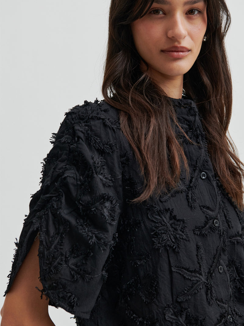 Second Female Seena Hapsupaita Musta