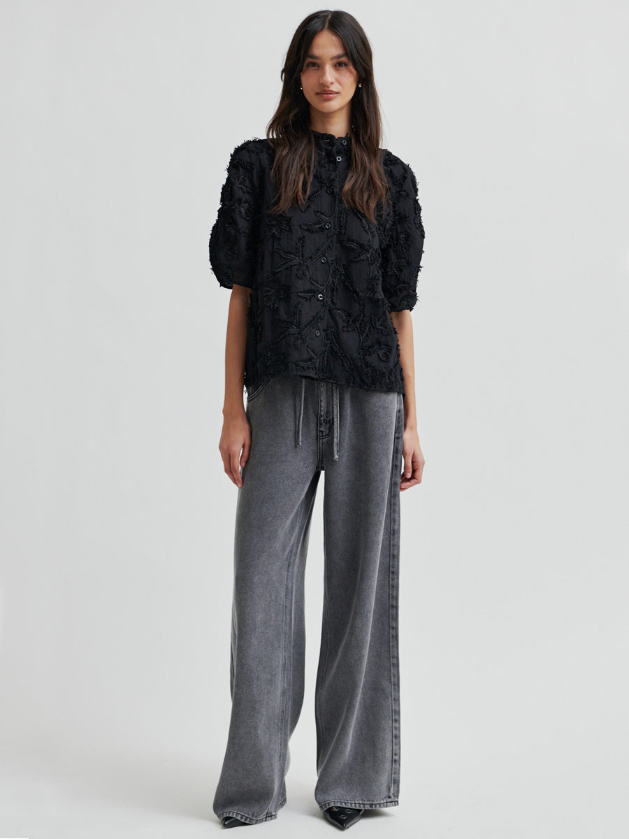 Second Female Seena Hapsupaita Musta