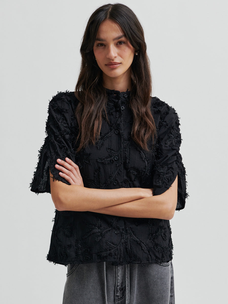 Second Female Seena Hapsupaita Musta