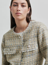 Second Female Sevila Jakku Vaalea