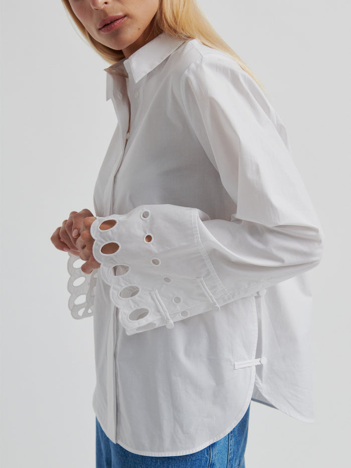 Second Female Yenifer Paita Valkoinen