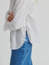 Second Female Yenifer Paita Valkoinen