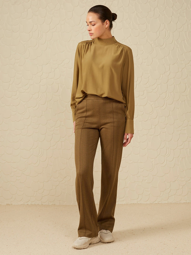 YAYA Soft herringbone trousers Dark army green dessin