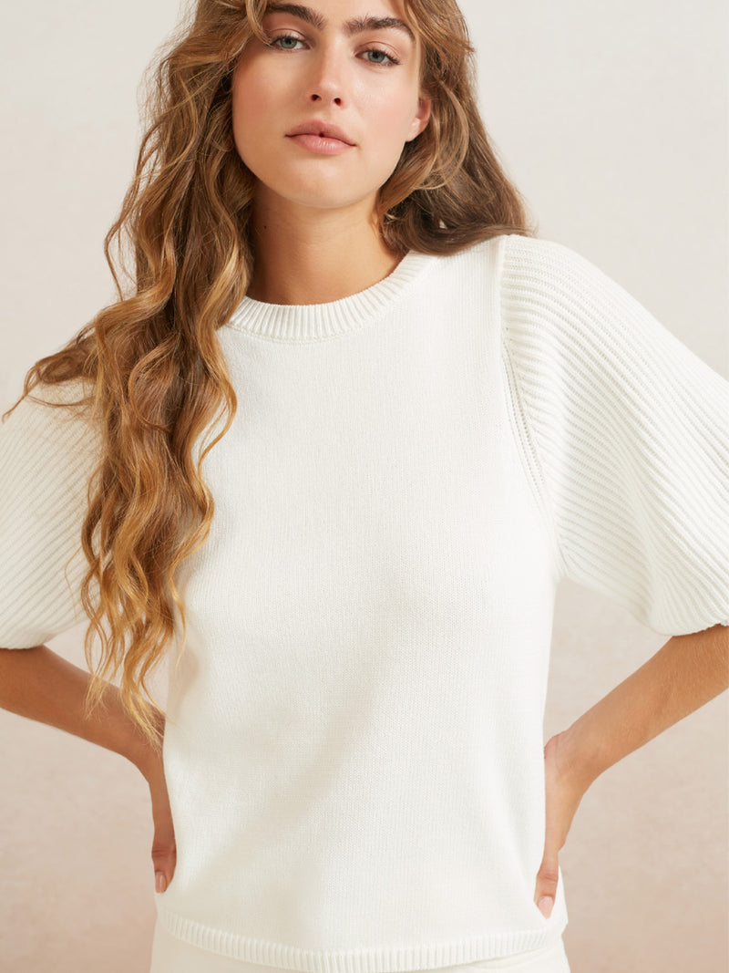 Sweater w. short puff sleeves