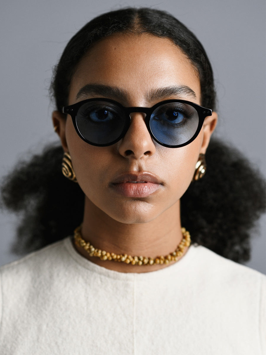 LIA black blue