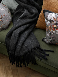 Cozy Living MATHEA throw värissä harmaa musta