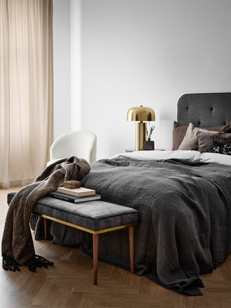 Cozy Living MATHEA throw värissä nougat musta