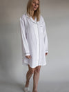 Gauhar Linen nightshirt white w. black stiching