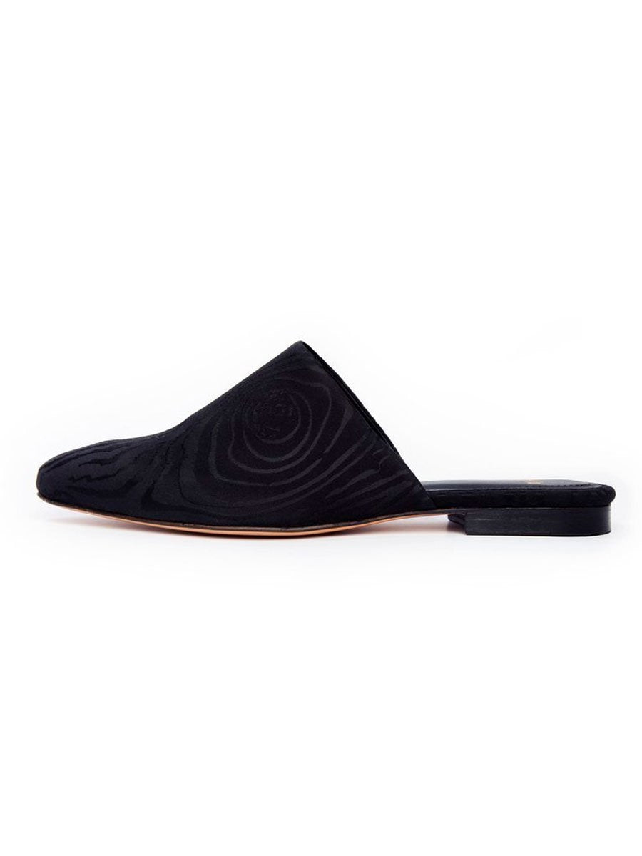 Halon Kaarna slippers värissä Black.