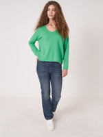 Repeat Cashmere sweater with v-neck basil