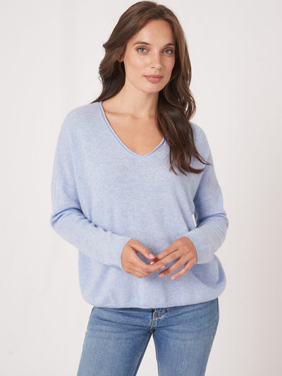 Repeat Cashmere sweater with v-neck Sky