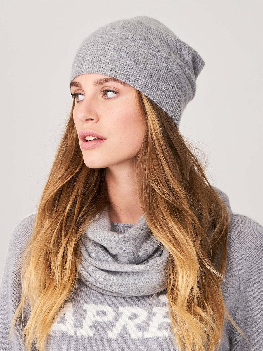 Repeat Organic cashmere hat värissä harmaa