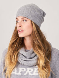 Repeat Organic cashmere hat värissä harmaa