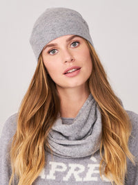 Repeat Organic cashmere hat värissä harmaa