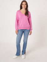 Repeat Cashmere Sweater with v-neck Blossom