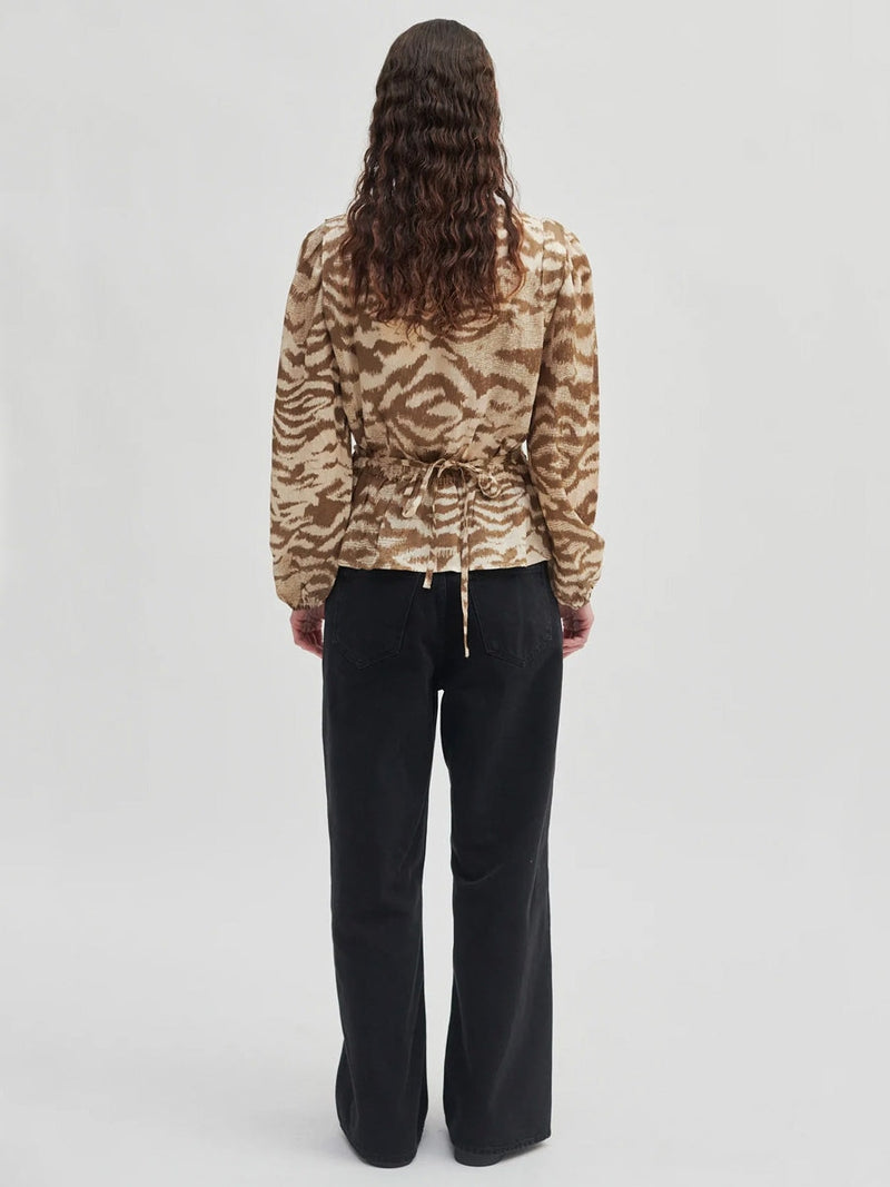 Second Female BIRCH blouse shitake