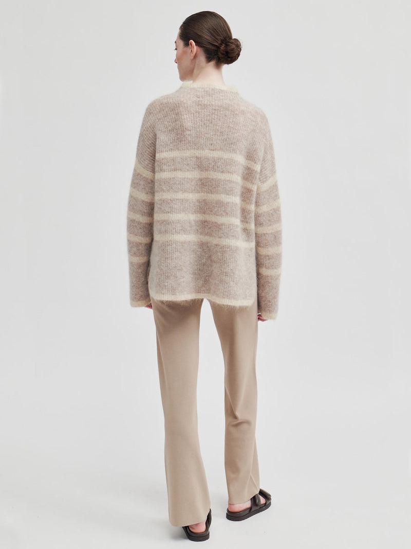 Second Female Ovalis Knit T-Neck Crockery