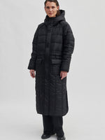 Second Female PRUDENCIE coat black