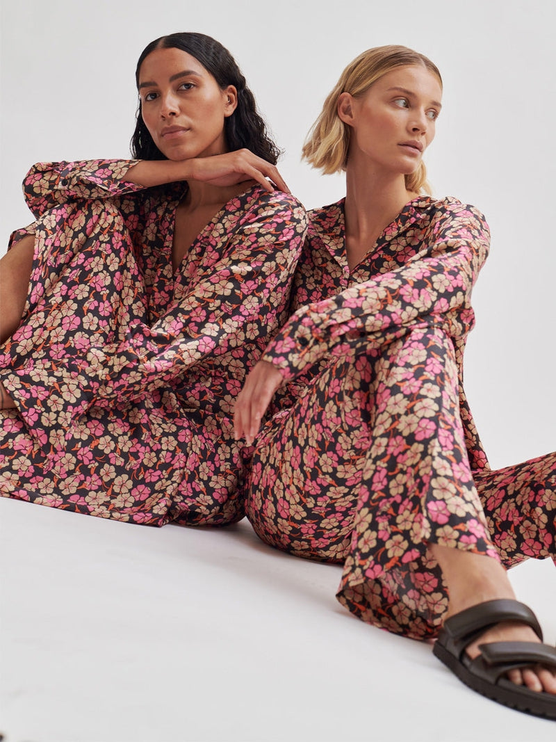 Second Female Victory V-Neck Dress Camellia Rose